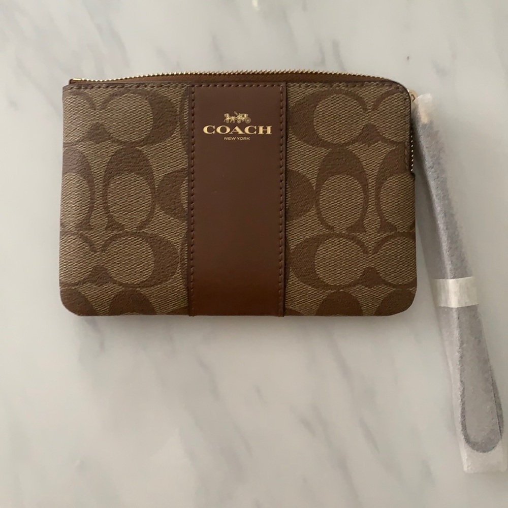 Coach Wristlet- BRAND NEW